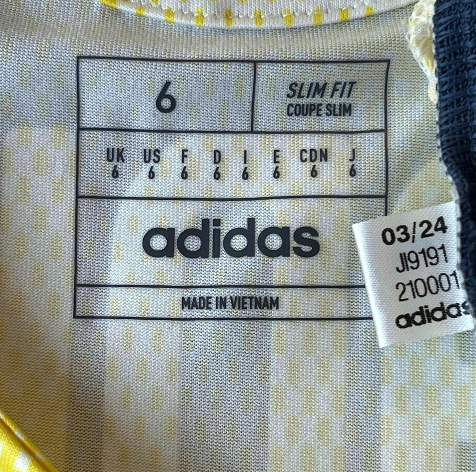 Foto 3 di 8