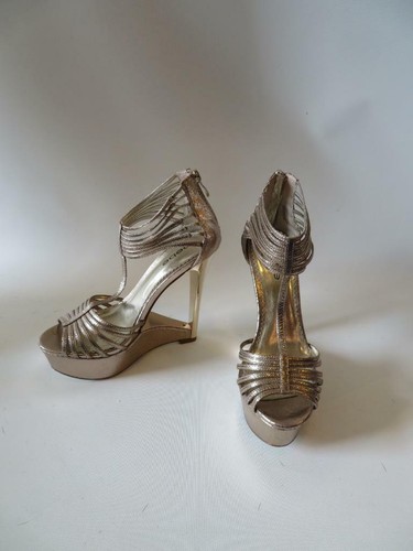 WOMENS BEBE METALLIC GOLD STILETTO PLATFORM HEELED SANDALS SZ 7* - 第 1/5 張圖片