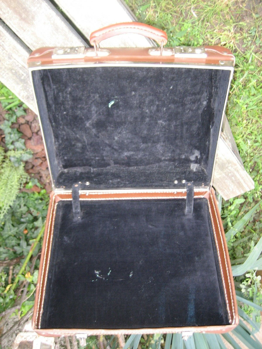Ancienne Valise à Cassettes Audio Vintage – Déco Ou Fonctionnelle, Hauteur 13 Cm