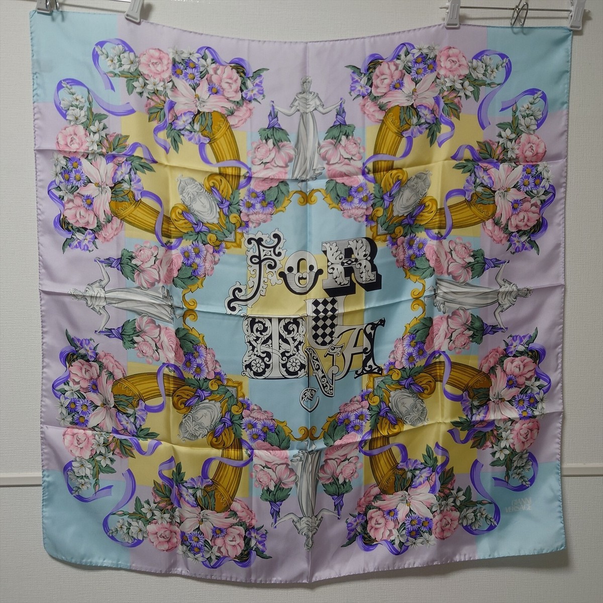 VERSACE 大判スカーフ 85×85 ラージ シルク スカーフ ヴェルサーチェ トレジャー 90 cm