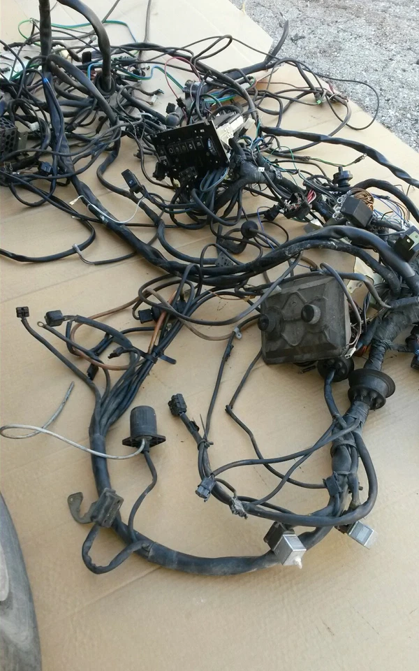 Mercedes Benz 1983 chasis carrocería cableado arnés de cables 300D 240D W123 1981 82 84 85 Foto 3 de 4