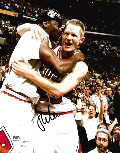 Foto firmada por Steve Kerr de los Chicago Bulls 8x10 (Michael Jordan) con certificado de autenticidad PSA AO25201
