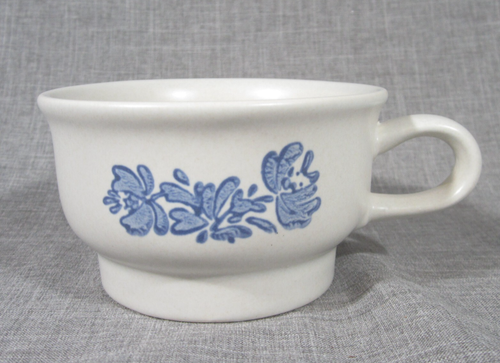 Pfaltzgraff Yorktowne Set of 2 Blue Footed 4 1/4" x 2 1/2" Coffee Tea Cups - EUC - Picture 5 of 5