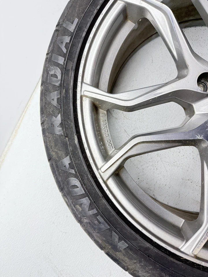 21 Polaris Slingshot SL Wheel Rim Tire 255/45-18 - Image 2 of 4