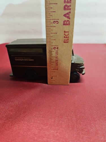 Corporate Express Promotional UPS Delivery Van Pre-owned (BB) - Picture 10 of 10