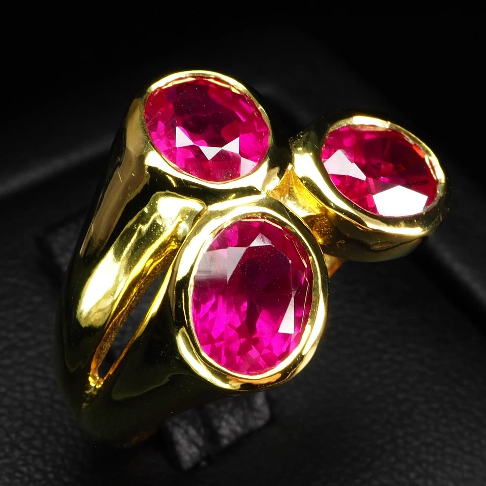 Anillos de tres piedras de turmalina rubelita rosa de 3,63 quilates de plata de ley 925 de oro de 24 quilates Foto 3 de 4