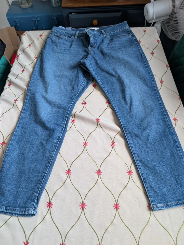 Levi's Women's 311 Shaping Skinny Jeans Size 14w - Image 3 of 4
