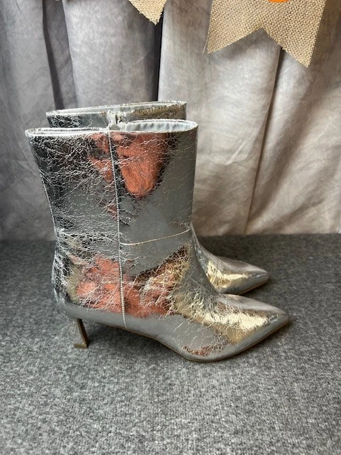 Dolce Vita Gradie Silver Boots Women’s Size 6.5 NEW Kitten Heel - Image 4 of 4