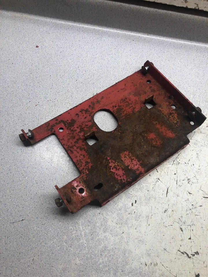 Поддон для крепления аккумулятора трактора Wheel Horse C-195 - Изображение 2 из 3