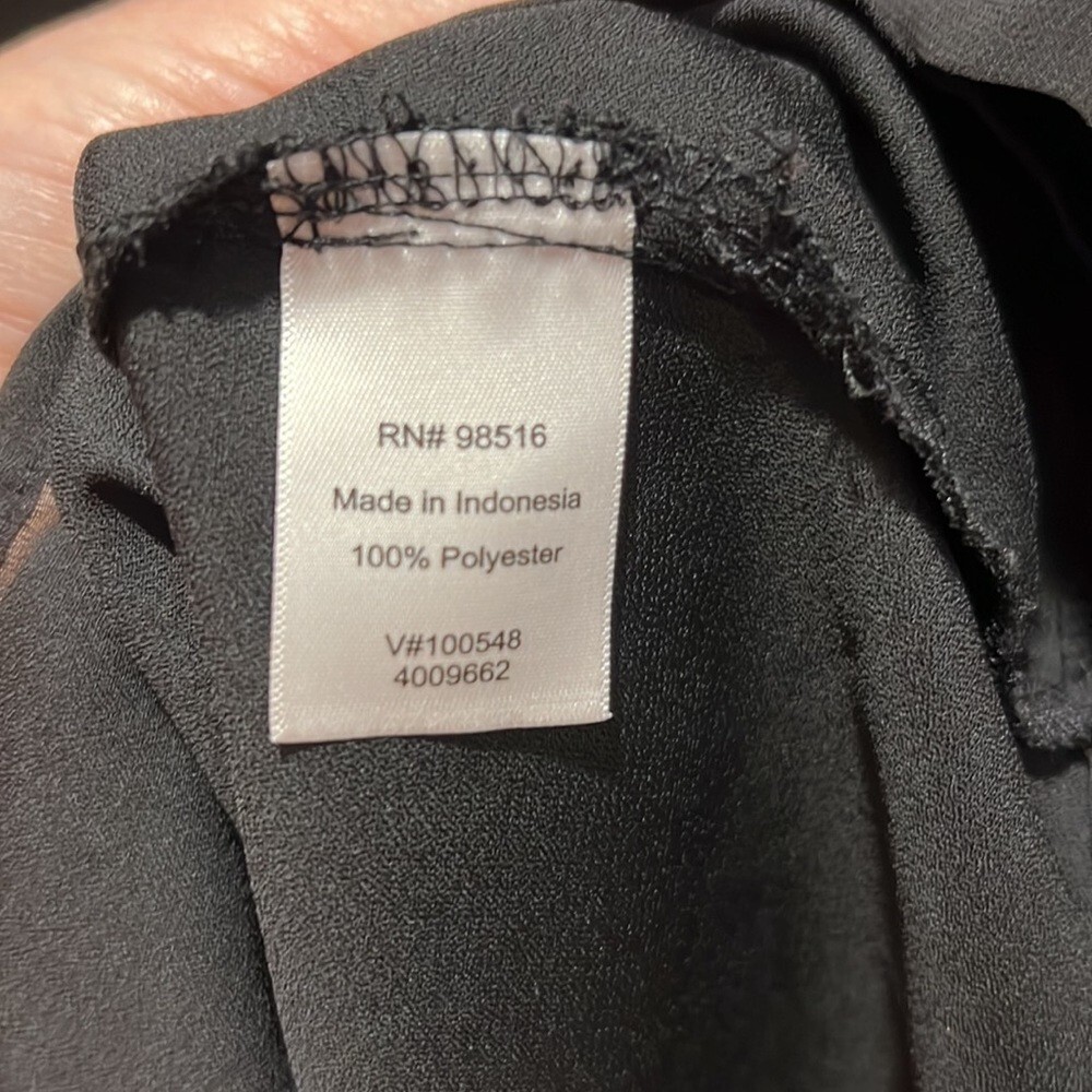 Coldwater Creek Basic Black Shell Size Small - image 4