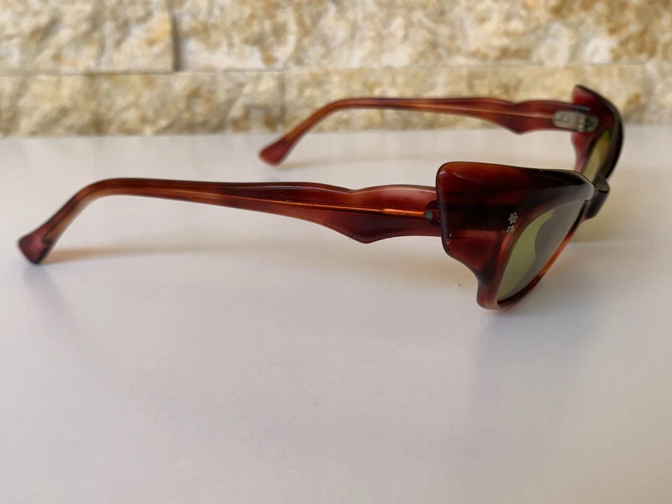 VINTAGE CAT EYE SUNGLASSES TORTOISE ACETATE GREEN 1950'S FRANCE MADE MID CENTURY - Image 4 of 4