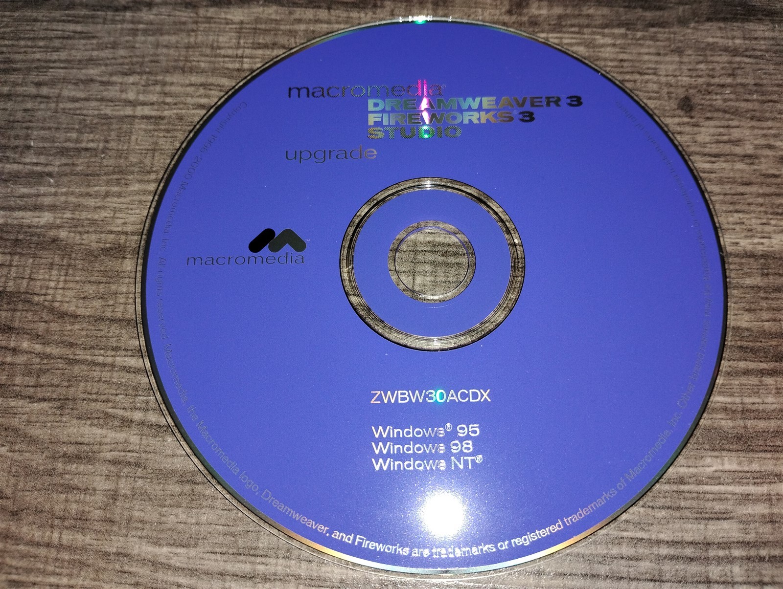 Macromedia Dreamweaver 3 & Fireworks 3 Studio PC CD-ROM 2000 W.95/98/NT +Serials