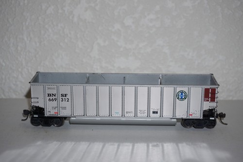 Athearn HO Scale BNSF Coal Hopper #BNSF 669312 - Picture 3 of 5