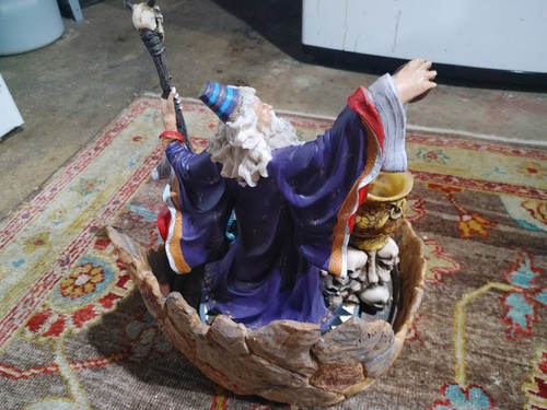 Estatua gótica vintage Spencer Gifts altar mago con calaveras - Imagen 5 de 5