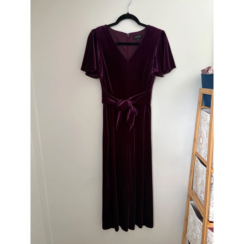 Mono corto Tahari Arthur S. Levine de terciopelo púrpura manga acampanada Foto 2 de 4