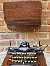 1905 Blickensderfer 7  Typewriter  Serial Number 155220 with case