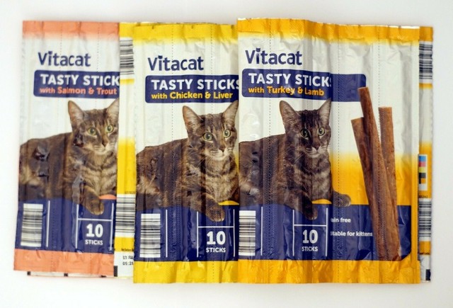 10 x Soft Chew Meat Sticks Treats For Cats And Kittens variety of flavours 10 x Soft Chew Meat Sticks Treats For Cats And Kittens variety of flavours