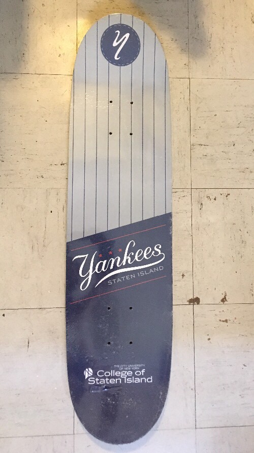 NY YANKEES SKATEBOARD DECK SGA STATEN ISLAND NY COLLEGE OF SI