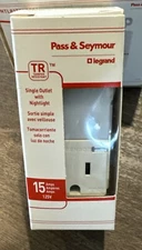 Pass & Seymour 15A NTL81TR-LACC6  LED AUTOMATIC NIGHT LIGHT  Outlet NEW