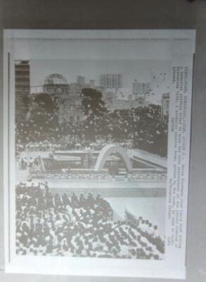 s/w Negativ Hiroshima 40 Jahre Jubiläum für weitere Fotos nach unten scrollen