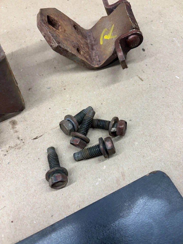 1973 1974 1975 1976 Dodge Dart Demon Valiant puerta derecha bisagras juego par oe Foto 3 de 4