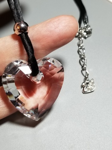 Swarovski Large Heart Genuine Crystal  in Black Silk & Silver Metal 18"-20" - Afbeelding 9 van 23
