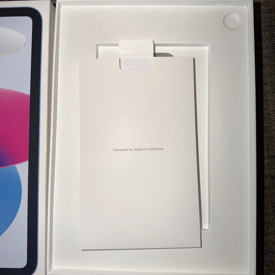 iPad Blue - 256 GB - 10th gen - A2696 - 2022 Model - EMPTY BOX ONLY - Image 3 of 4