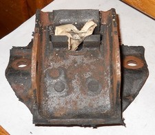 Nos 1968-75 Oldsmobile 7.5l 455 Engine Motor Mount Nos 1968-75 Oldsmobile 7.5l 455 Engine Motor Mount