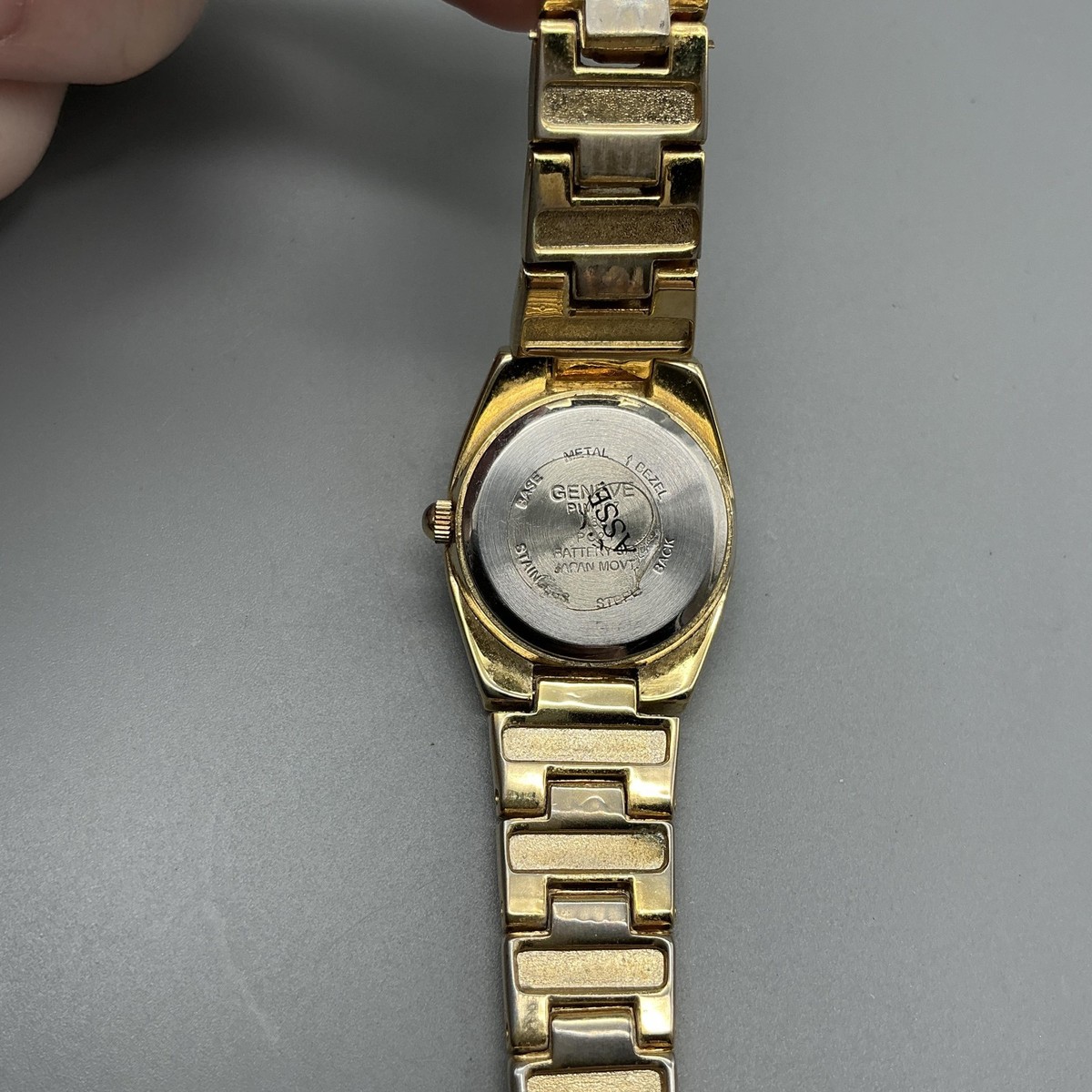VTG‎ GENEVE Women\'s Watch 25MM Gold Case Bracelet Black Dial Date 7\