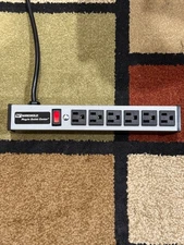 Wiremold UL207BC Plug-In Outlet Center - 15 Amps 120 Volts 60 Hz power strip