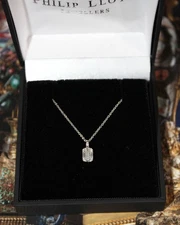 18ct White Gold Baguette Cut Diamond Cluster Pendant 0.23ct