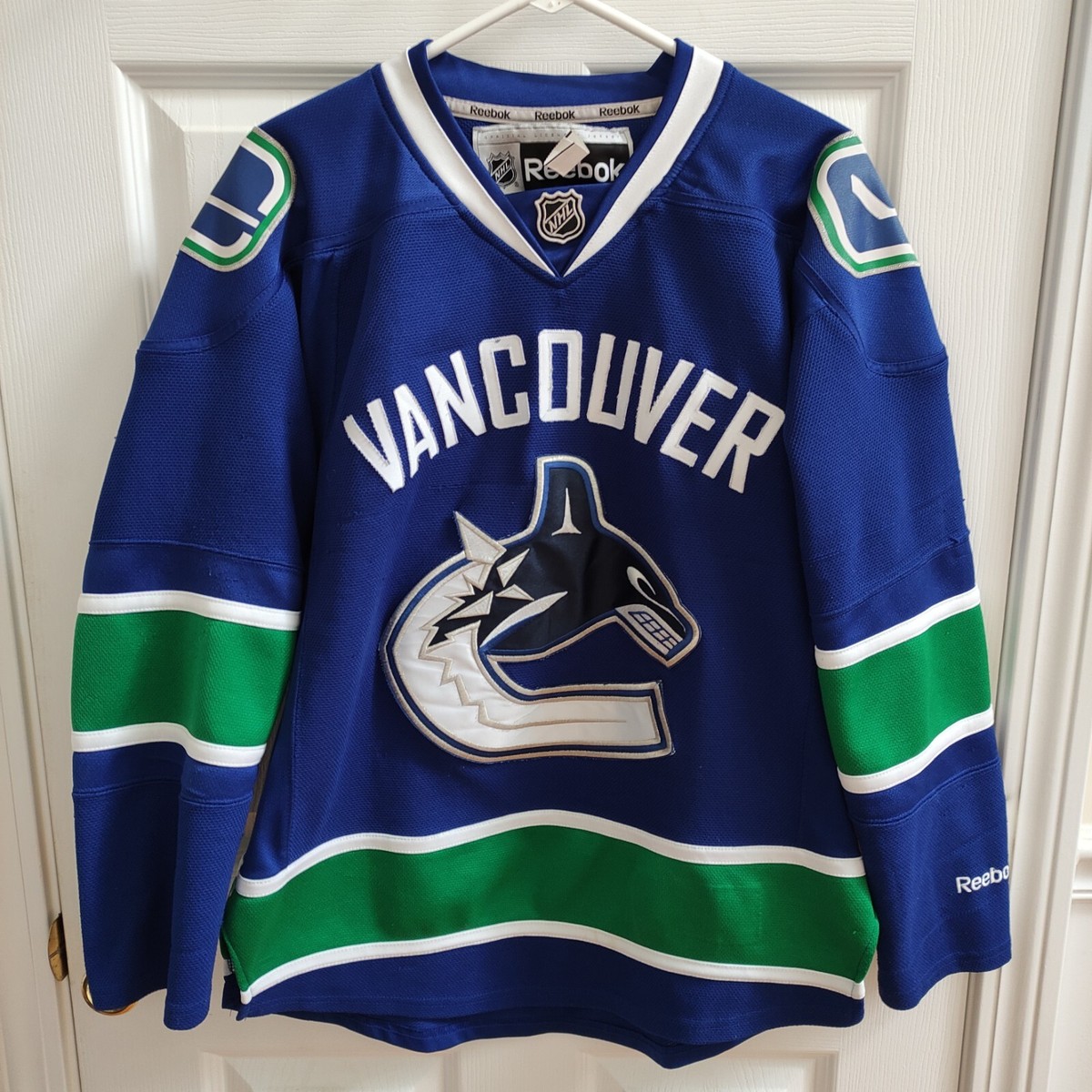 Canucks Blue And Green Skate Logo Reebok Vancouver Canucks Reebok