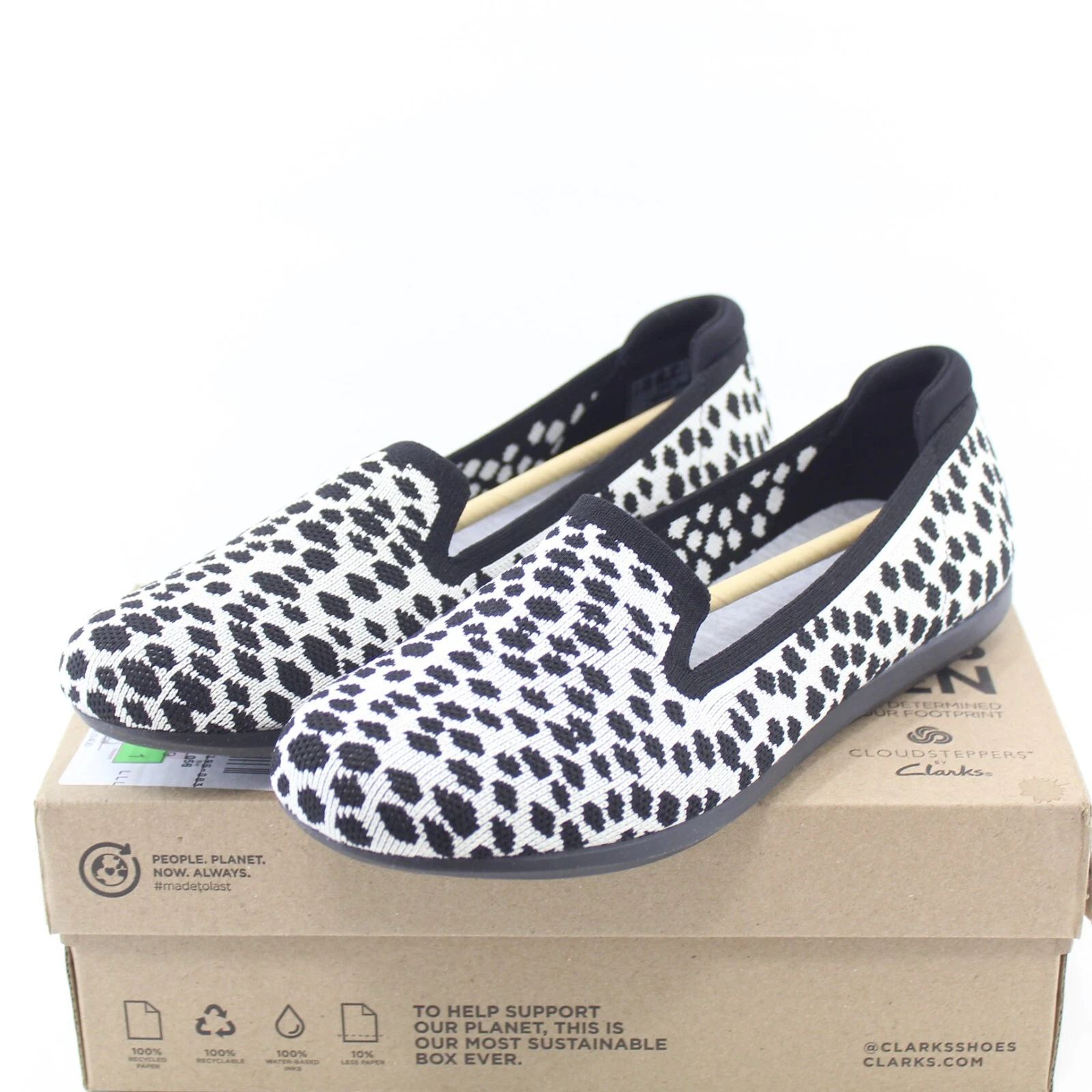 Clarks Carly Dream womens Black/White Casual Shoes Multiple sizes slip on NEW