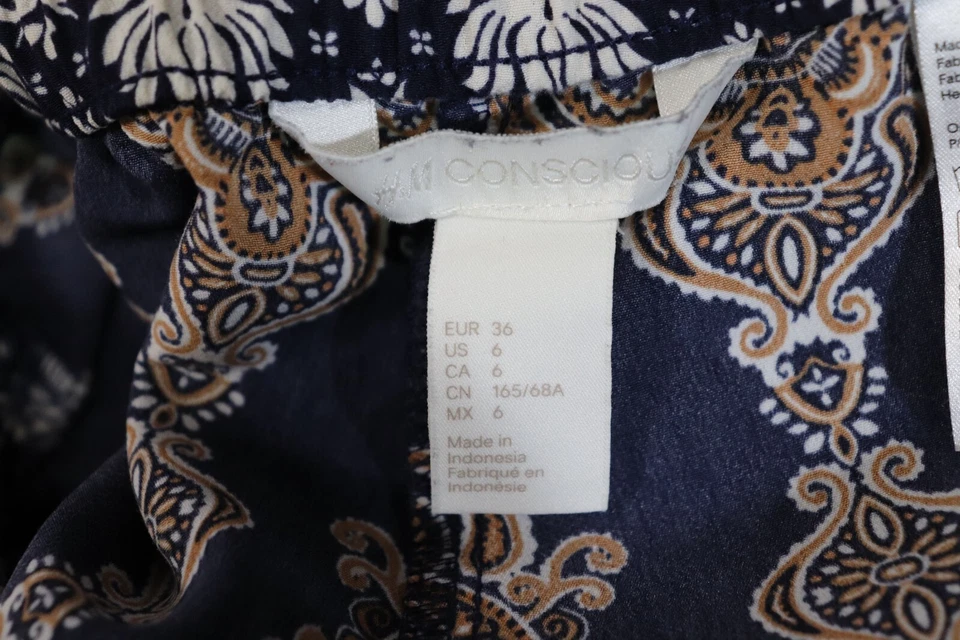 H&M Conscicious Women's Blue Aztec Print Pull On Shorts Size 6 - Image 4 of 4