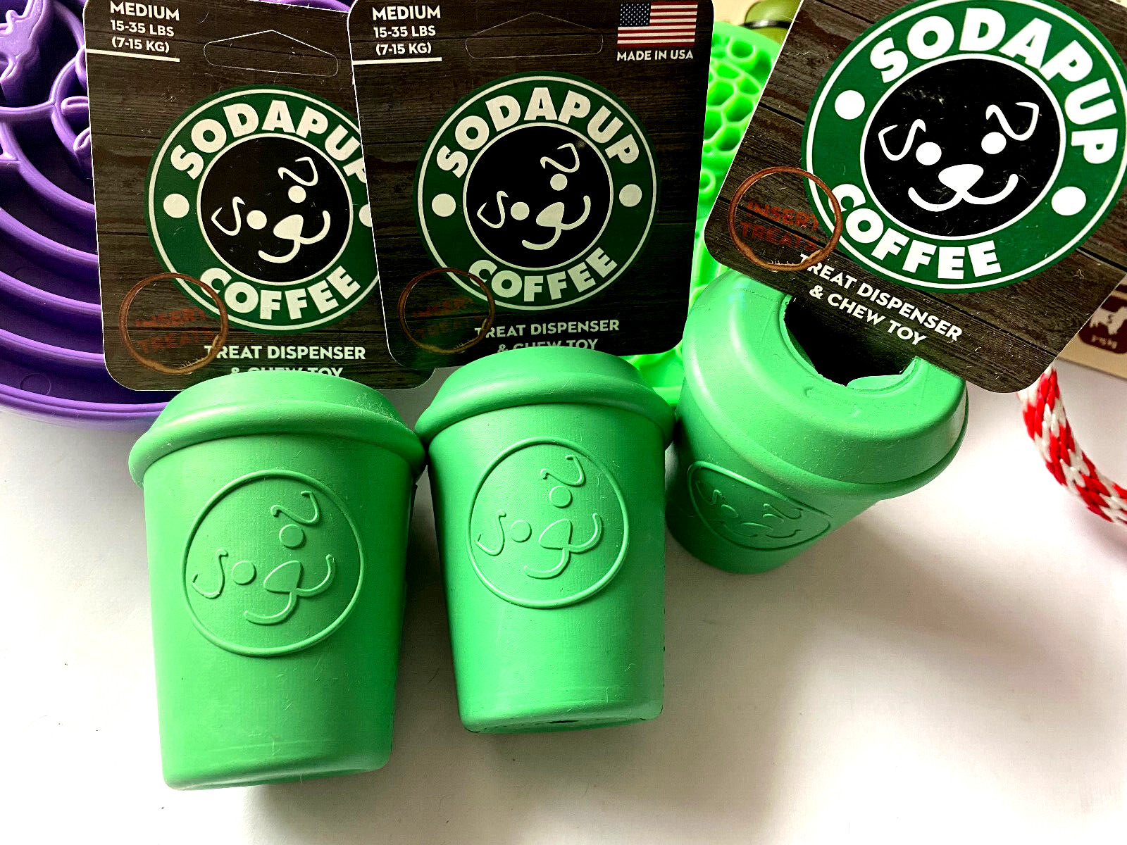 SodaPup Coffee Cup Hundespielzeug Hunde klein mittelgroß befüllbar grün 8,5x6cm