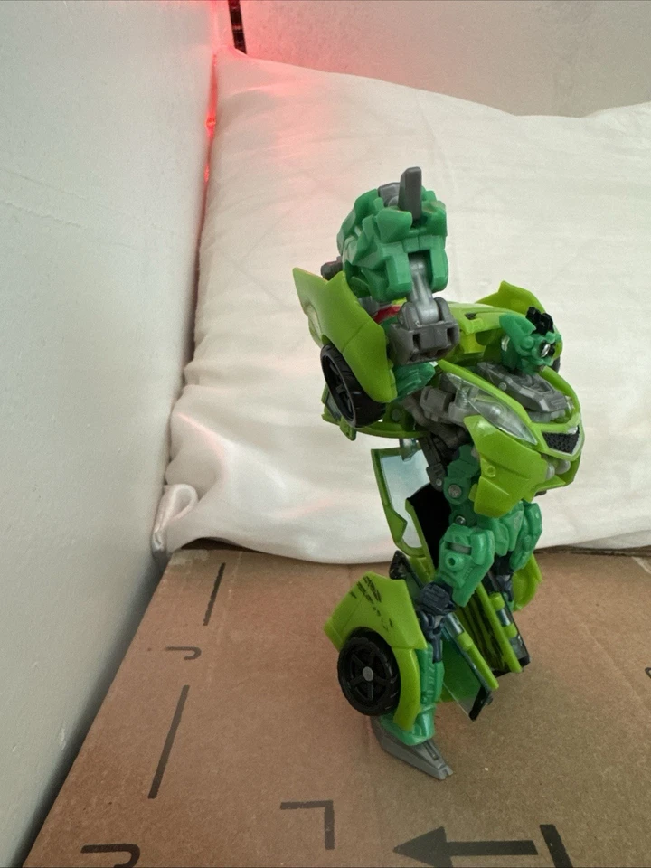Hasbro Transformers Revenge of The Fallen Deluxe Class Skids Loose Figure - Image 3 of 4