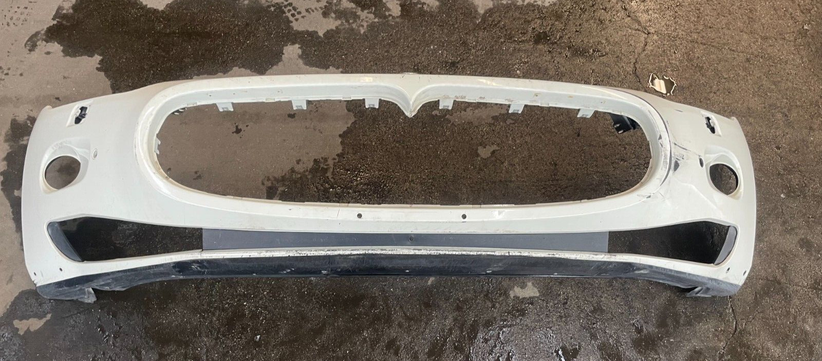 2008 - 2012 MASERATI GRANTURISMO FRONT BUMPER 80885700 OEM