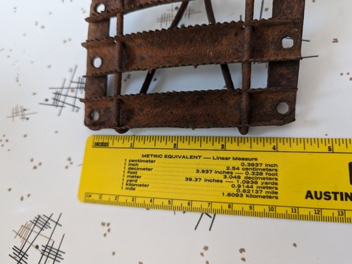 Primitive Antique Horse Curry Comb Wooden Handle Rustic Farm Tool Distressed - Picture 8 of 9