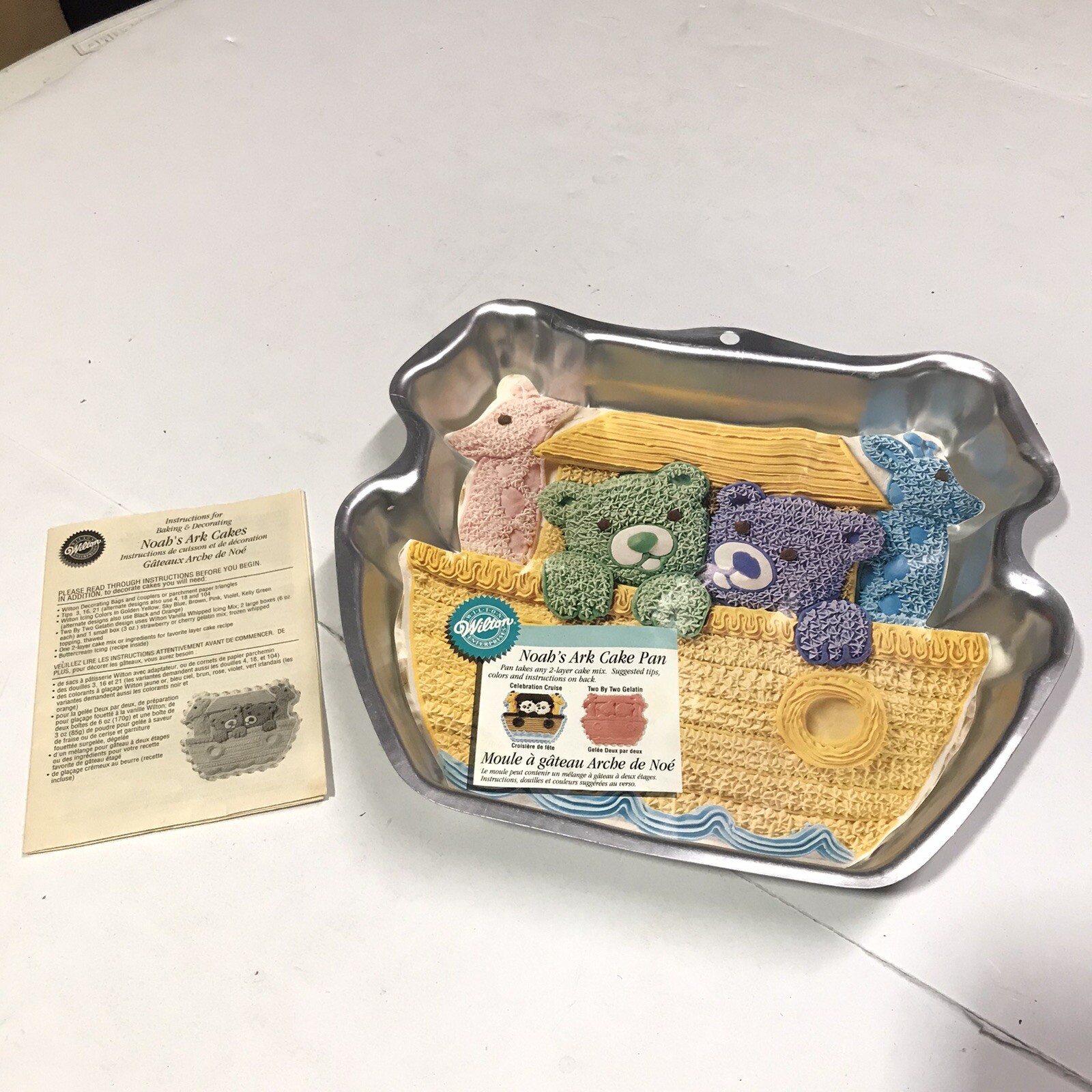 Wilton Noah S Ark Cake Pan Tin Mold 2105 26 Bears Giraffes Baby Shower Boat For Sale Online Ebay