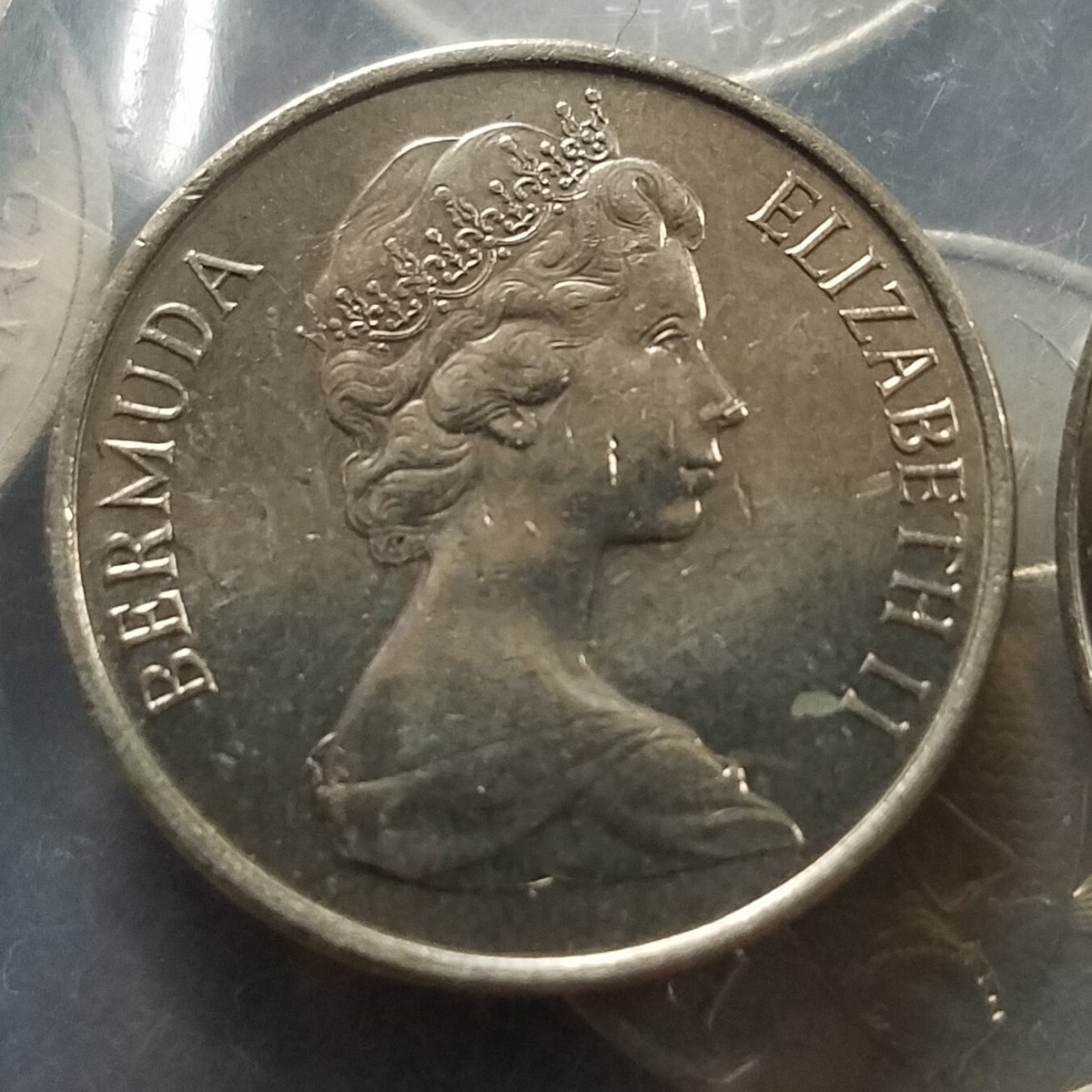 Bermuda 5 Cents 1974. Queen Elizabeth ll / Angel Fish Uncirculated