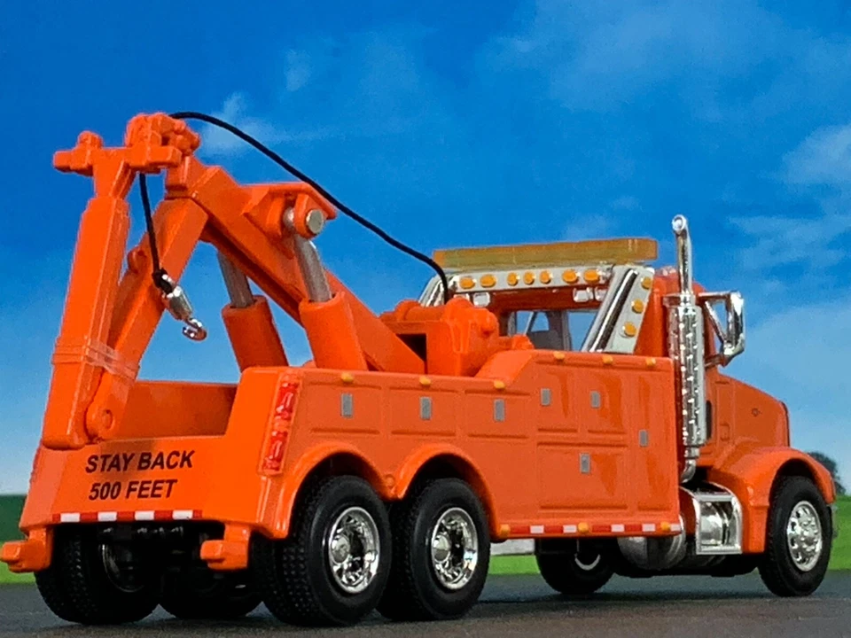 1/64 SPECCAST ORANGE 385 PETERBILT WRECKER TOW TRUCK - Image 2 of 4