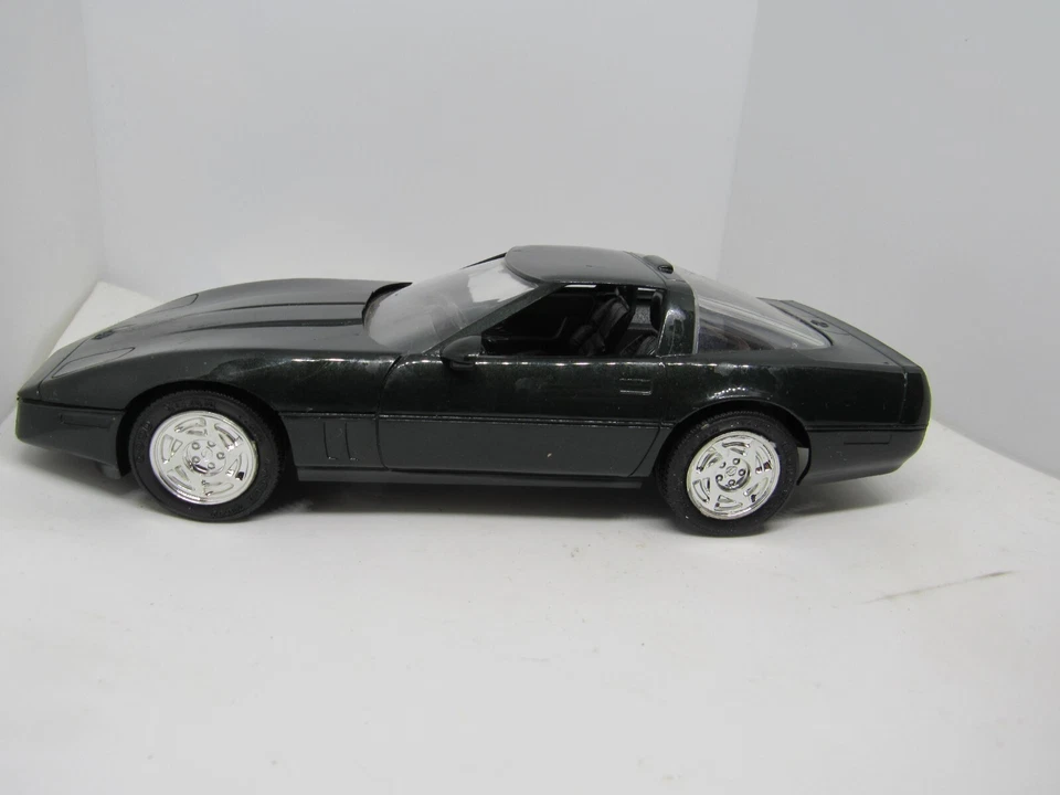 AMT ERTL CHEVY 90 1990 1/24 CHEVROLET CORVETTE ZR-1 PROMO CAR POLO GREEN #6934 - Image 4 of 4