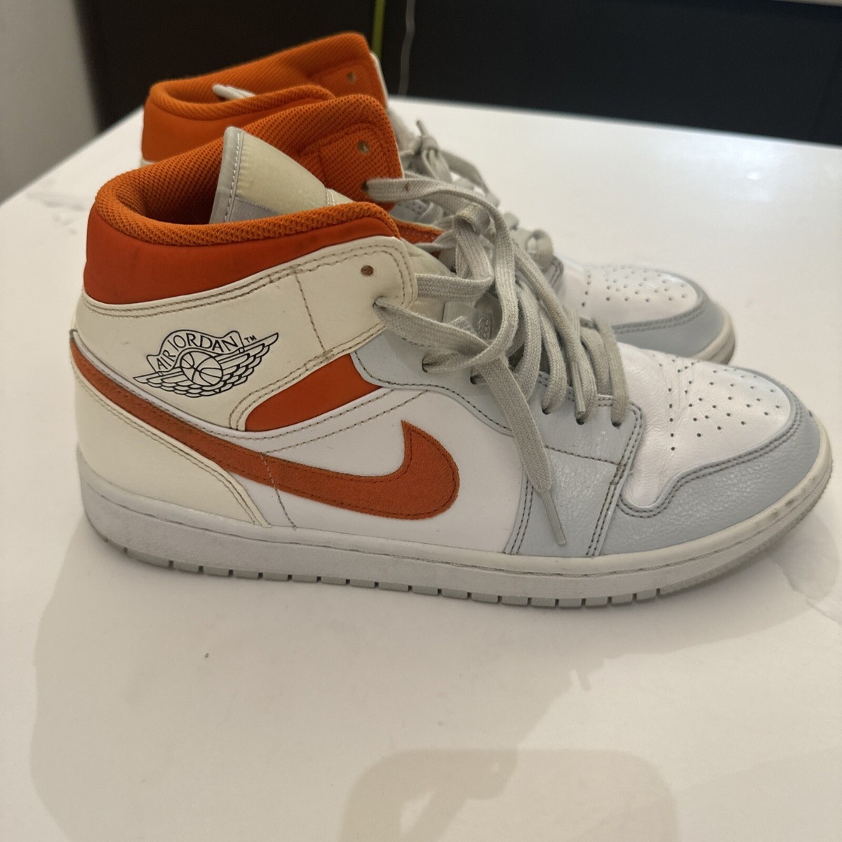 Pure Platinum JordÃ¡n Orange Nike Air Jordan Retro High Starfish