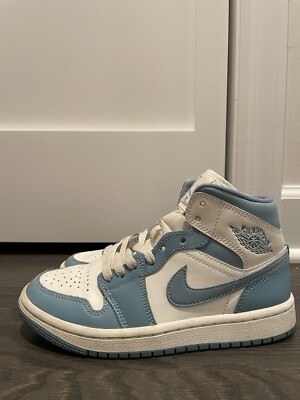 シューズ(女性用) Nike Air Jordan 1 Mid University Blue Wmns Jordan 1 Mid 'University Blue' - Air Jordan - BQ6472