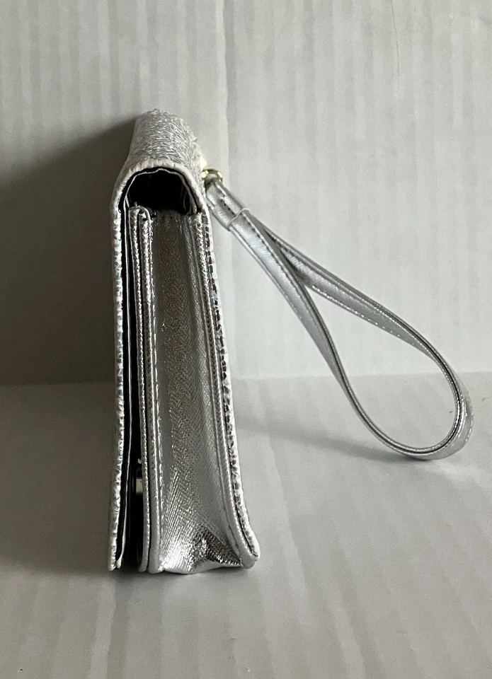 Mujer Betsey Johnson Muñequera Cartera Luv Betsey Correa Extraíble Iridiscente Foto 3 de 4