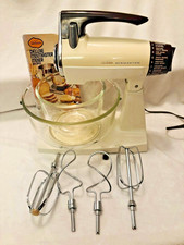 VTG Sunbeam Mixmaster Deluxe 12 Speed Stand Mixer w/bowls, mixers - Cream/Brown