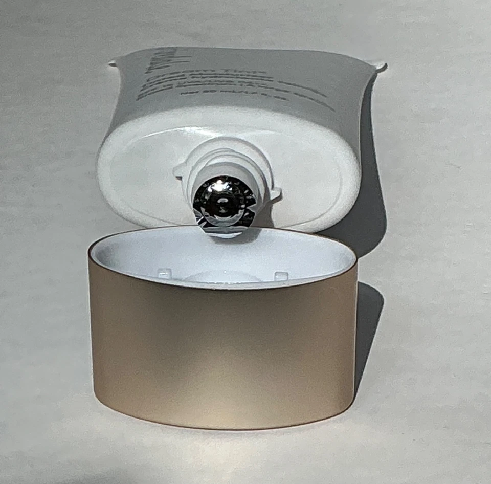 Jane Iredale Dream Tint Tinted Moisturizer SPF 15 Dark  1.7oz NIB EXP 11/2026 - Image 3 of 4