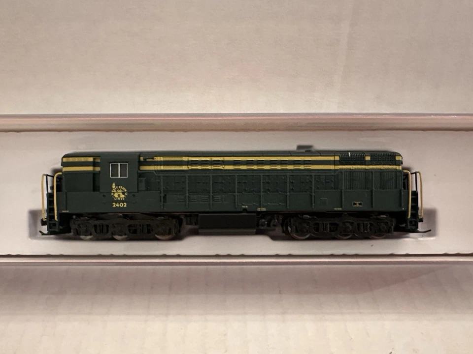 ATLAS N Scale 49532 Train Master Jersey Central Locomotive #2402 - Image 4 of 4