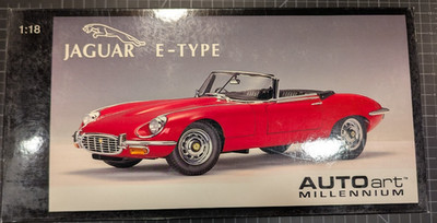 Autoart 1/18 Scale Diecast Jaguar E-Type Roadster Series III V12 Red 73523