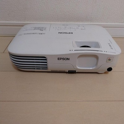 EPSON EB-S10 3LCD Projector 2600 Lumens SVGA 800x600 w/ Bag & Accessories